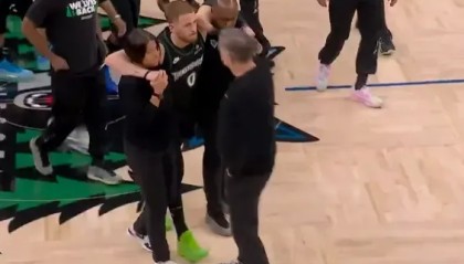 乐鱼体育APP-森林狼官方：迪温琴佐因右小腿受伤缺席今日剩余比赛