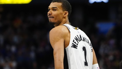 乐鱼体育平台-麦克斯维尔：帕金斯说文班将成历史前4 那谁会被他挤掉呢