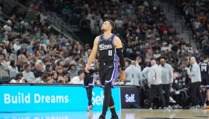 乐鱼体育-本赛季仅打39场~拉文将执行4900万球员选项 今夏最高可续4年2.6亿